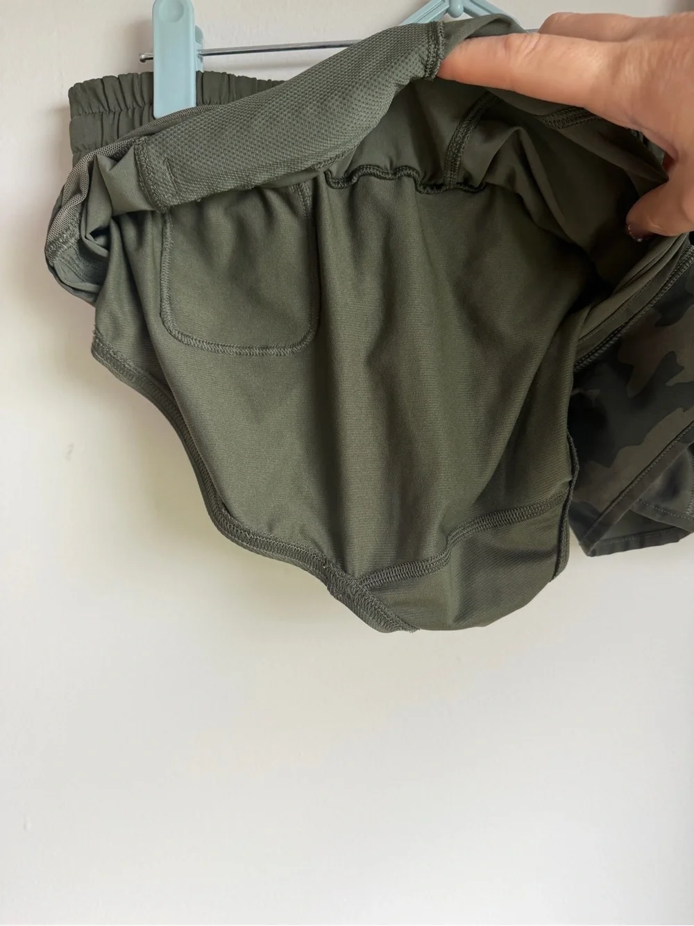 lululemon Heritage Green Camo SET Flow-Y Sports Bra & Hotty Hot Shorts - Picture 7 of 8